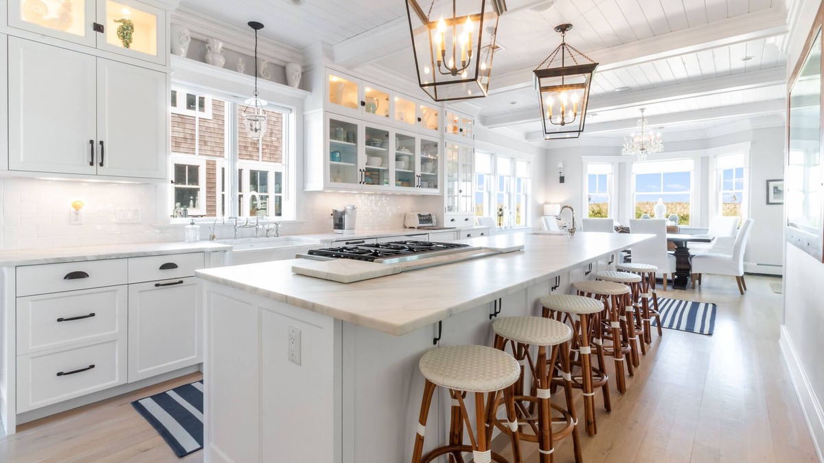 Avon House | Bay Head Home on the Ocean with Pool