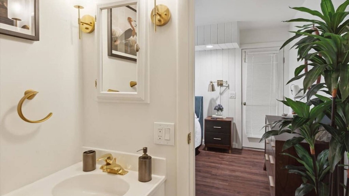Petoskey House | Bay Inn Studio 5 min to DT Petoskey