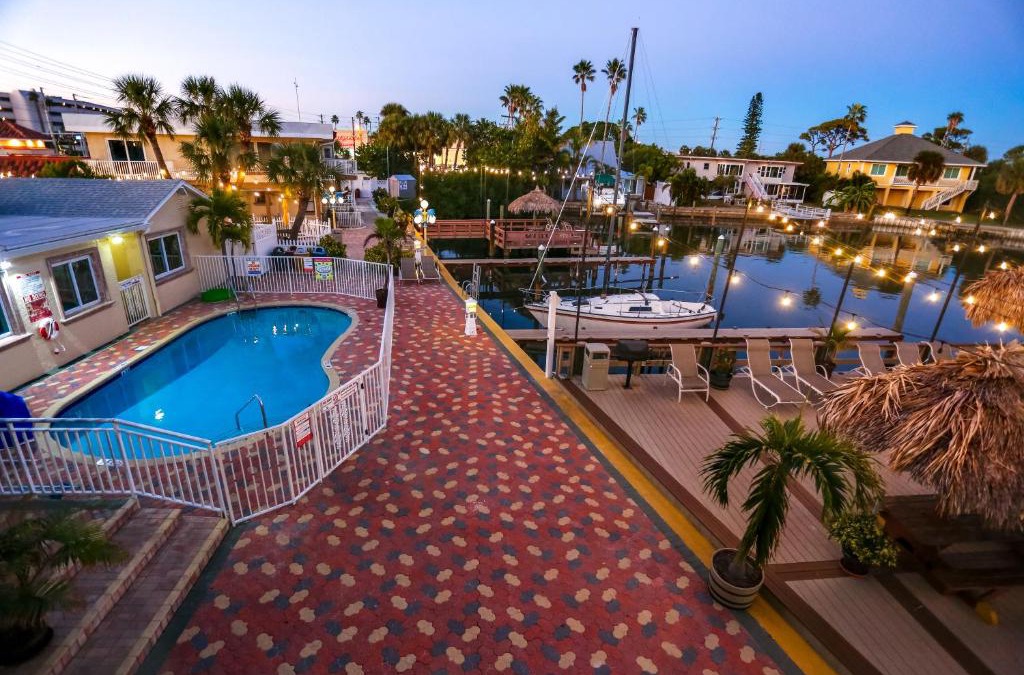 Belle Vista Hotel | Bay Palms Waterfront Resort - Hotel and Marina
