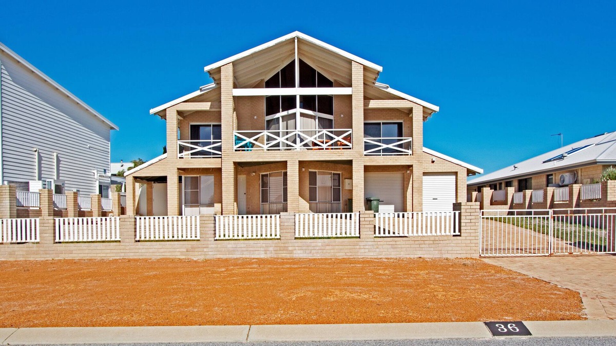 Jurien Bay House | Bay Sanctuary: 4 BR, 2 BA House in Jurien Bay, Sleeps 8