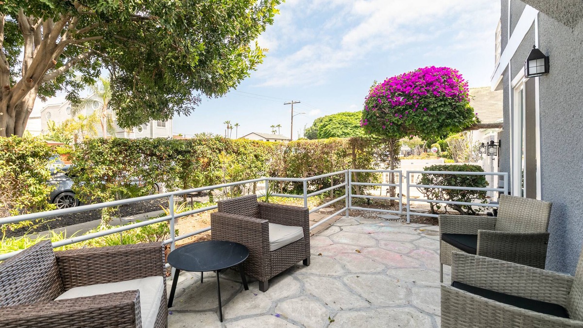 Crown Point House | Bay View Condo 1/2 block to Beach Park-Spa and Private Patio-Dog Friendly