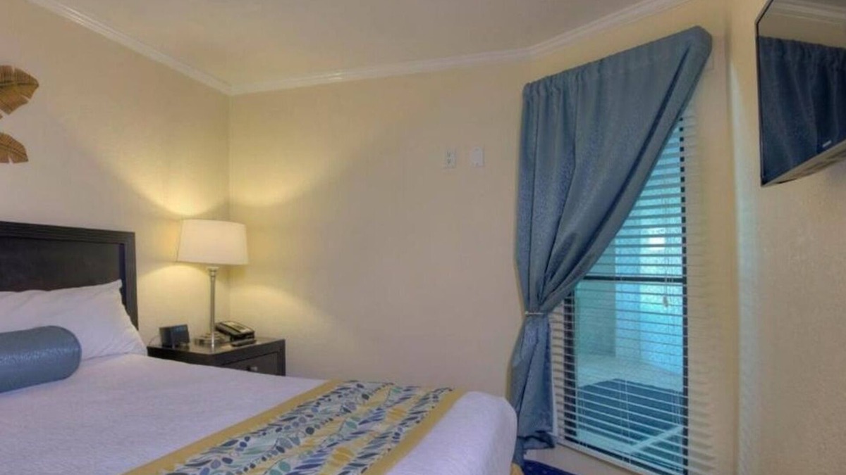 Rocky Point Hotel | Bay View Retreat! Balcony, Kitchen, Free Parking, Onsite Pool!