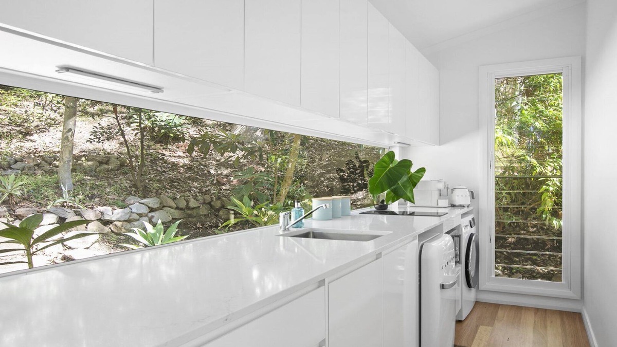 Pretty Beach Central Coast House | Bay views, beaches and bush walks