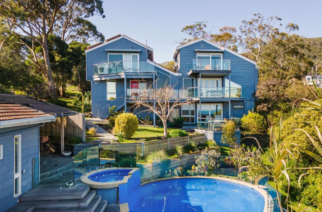 Dromana House | Bay Views From Drury Lane with Solar Heated Pool and Gas Heated Spa