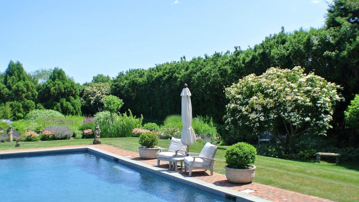 Sagaponack House | Bay Views, Well Landscaped Gardens, Close to Beach