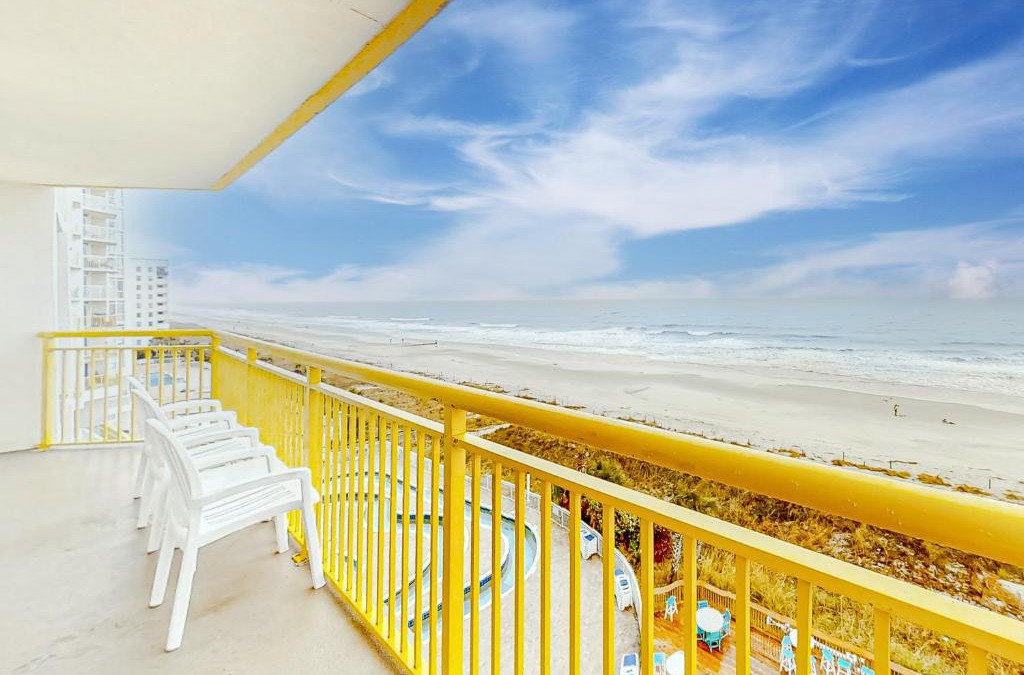 Crescent Beach Hotel | Bay Watch 0640