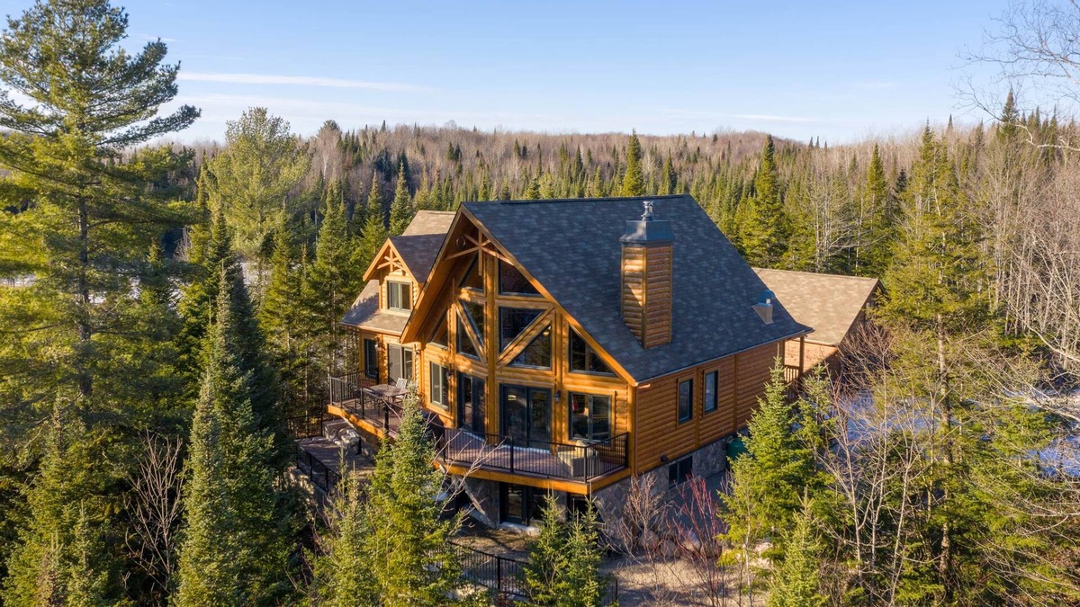 Amherst Ski Chalet | Baycliff Kanata Tremblant (257)