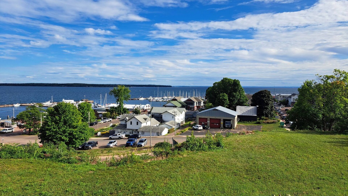 Bayfield House | Bayfield Oasis: Stunning Lake Superior views within walking distance to town!n
