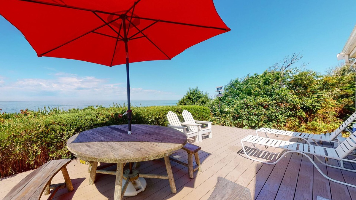 Eastham Cottage | Bayfront cottage w/bluffside deck & outdoor shower - steps to private beach