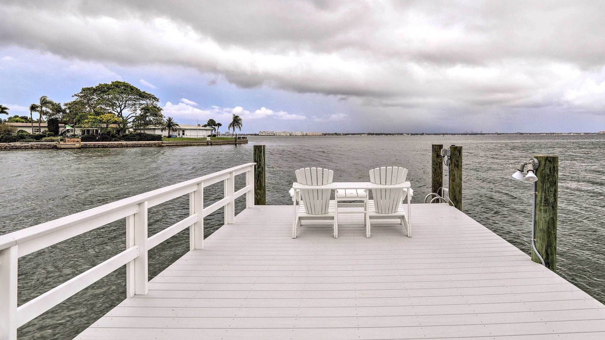 Belle Vista House | Bayfront St Pete Beach Home w/Outdoor Pool!