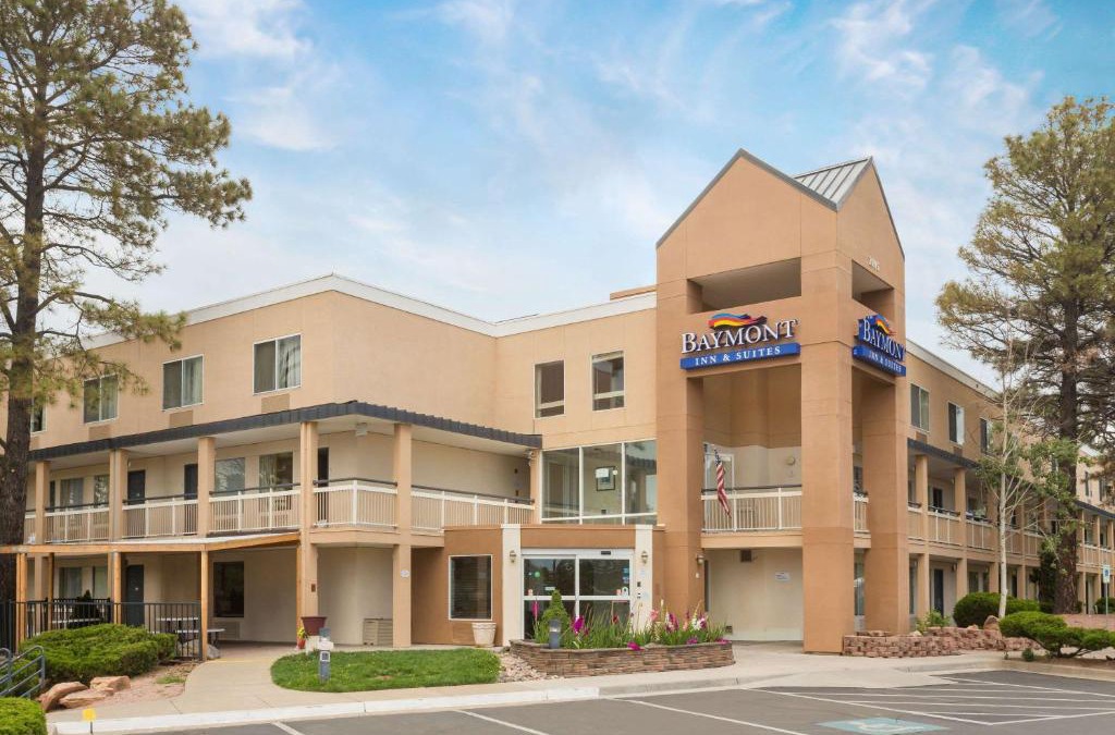 Woodlands Village Hotel | Baymont by Wyndham Flagstaff