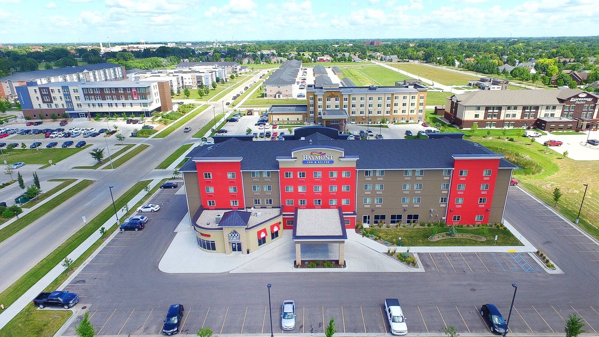 Grand Forks Hotel | Baymont by Wyndham Grand Forks