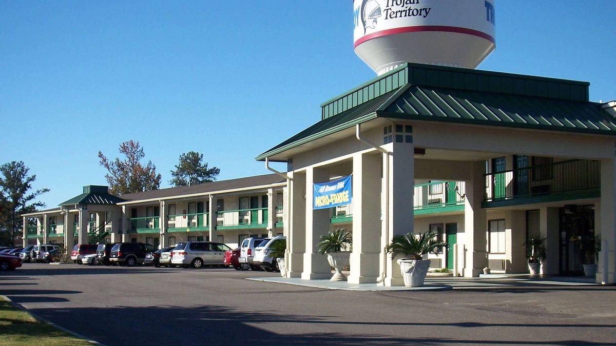 Troy Hotel | Baymont by Wyndham Troy