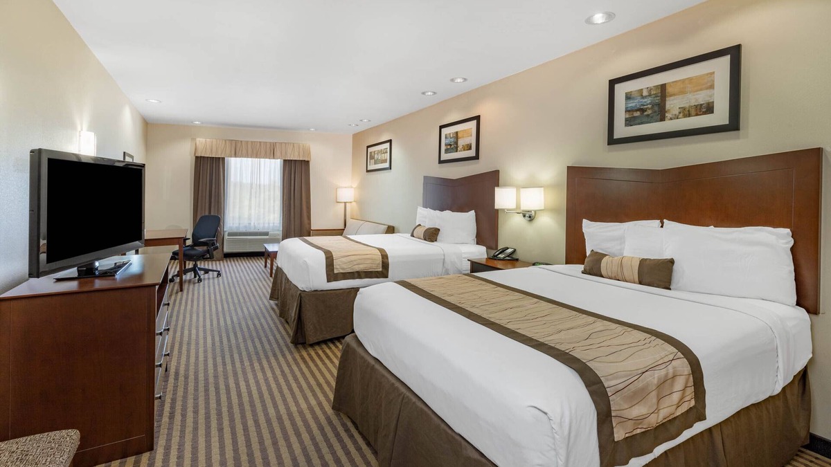 Victoria Hotel | Baymont by Wyndham Victoria