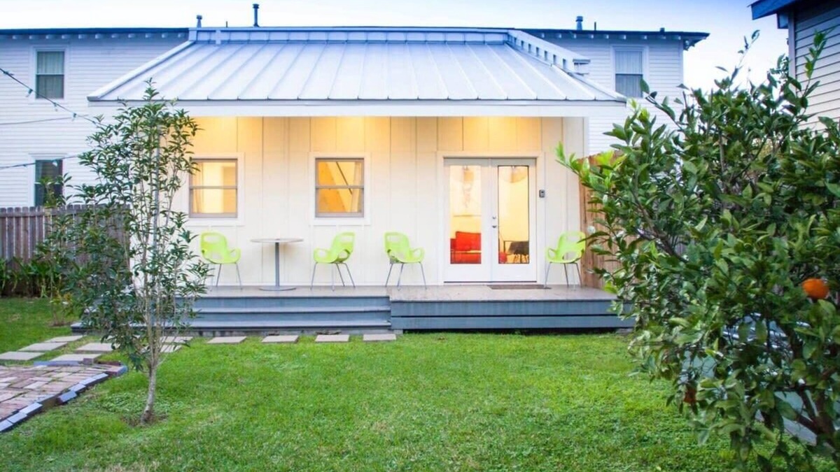 Esplanade Ridge Apartment | Bayou St. John Carriage Home, Perfect Location!