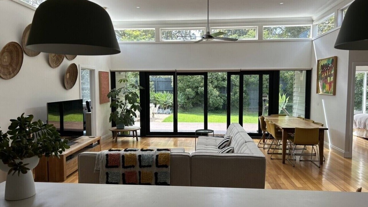 Highett House | Bayside Bounce! - Sun filled family bayside homen5 min drive from beach! n