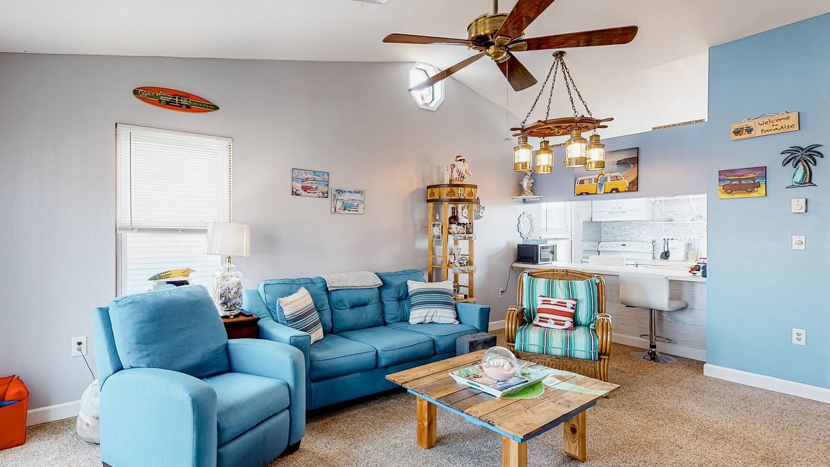 Midtown Ocean City Condo | Bayside condo with water views, balcony, & washer/dryer - walk to beach
