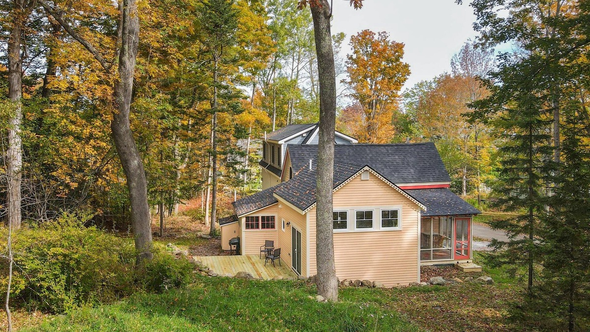 Bayside House | Bayside cottage 5 minutes to the beach and the local golf course.