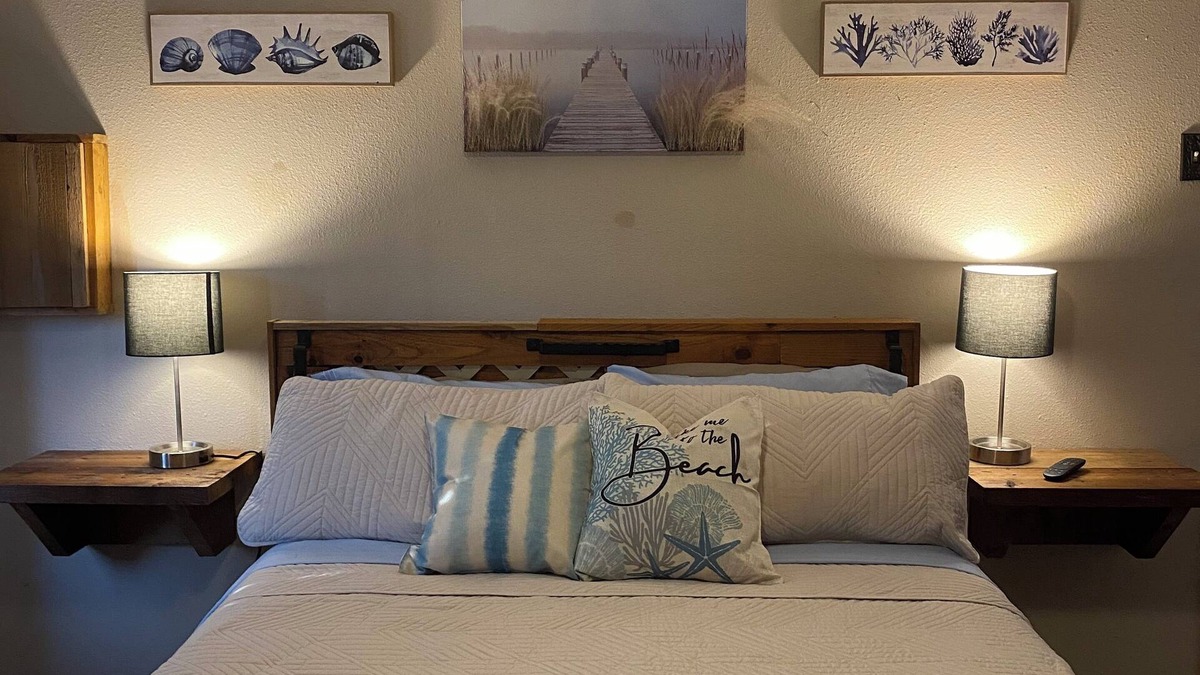 Dickinson Cottage | Bayside Cottage