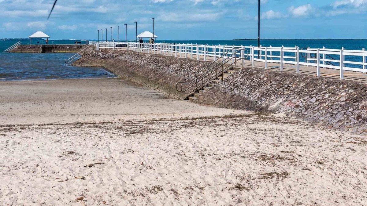Wynnum Apartment | Bayside Lifestyle Getaway Sleeps 4