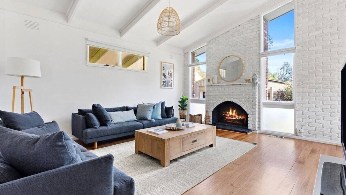 McCrae House | Bayside Retreat - 100m Beach, Games Room
