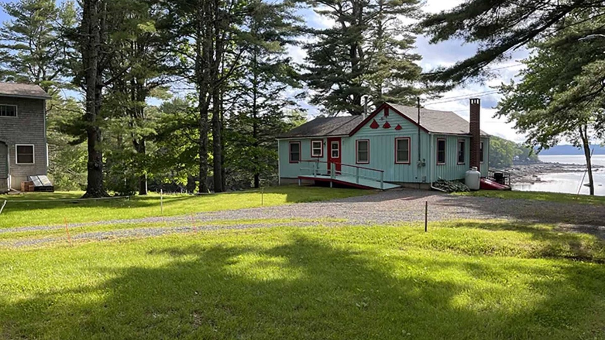 Trenton Cottage | Bayside Road - Cozy cottage overlooking Union River Bay