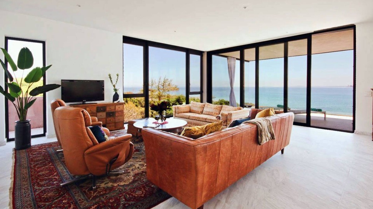Gordon's Bay House | BAYWATCH'S APARTMENT
