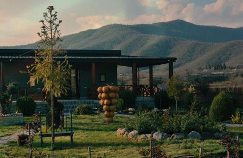 Eniseli Apartment | BB's Garden