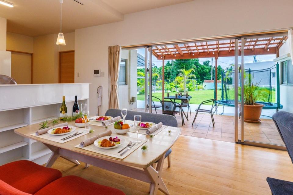 Motobu House | BBQ可能 瀬底ビーチまで2分 広々とした庭園a スターハウス