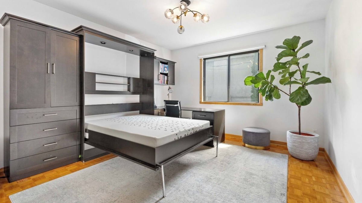 LaSalle House | BBQ| Free Parking | 15min to Downtown | Gym