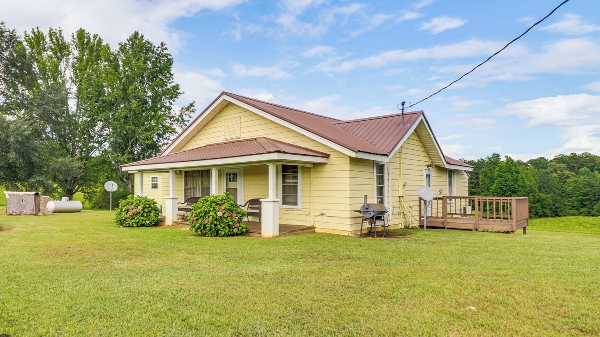Delta House | BBQ Ready: Delta Country Home on 30 Acres