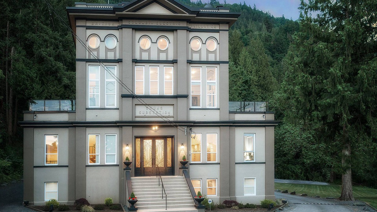 Sumas Prairie House | BC Electric Sumas Substation - The Power House