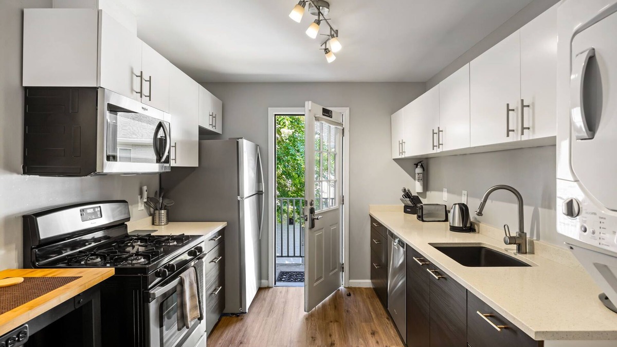 Loring Heights Apartment | (BC2bF) Quick + Easy Virtual Check In w/Free Parking