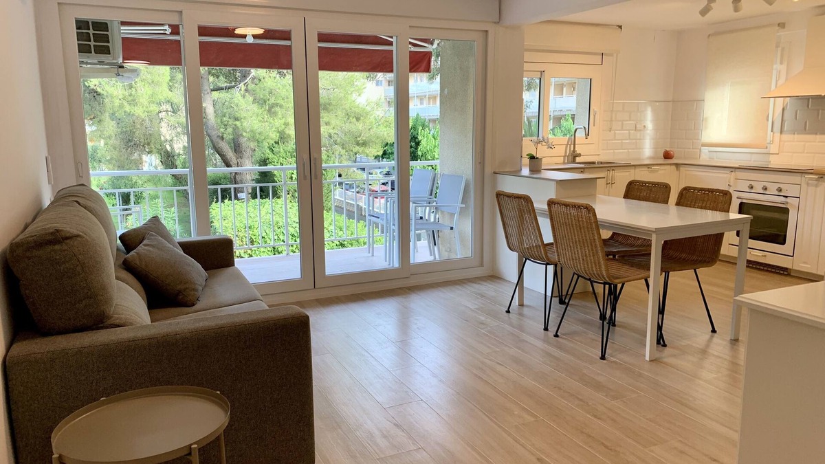 Salou City Centre Apartment | Be-diferent apartament center Salou with pool