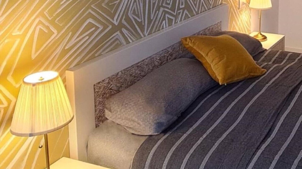 Magenta Apartment | Be Magenta Art Home - Yellow style