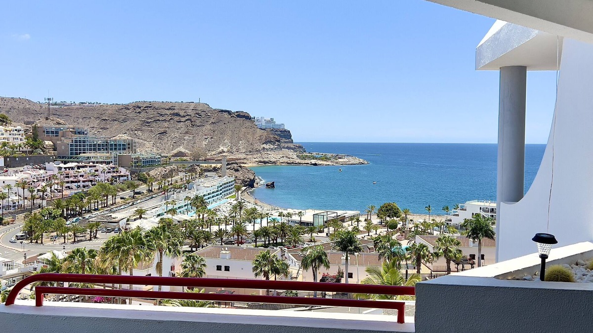 Las Palmas de Gran Canaria House | Beachview Haven Apartment 1-BR