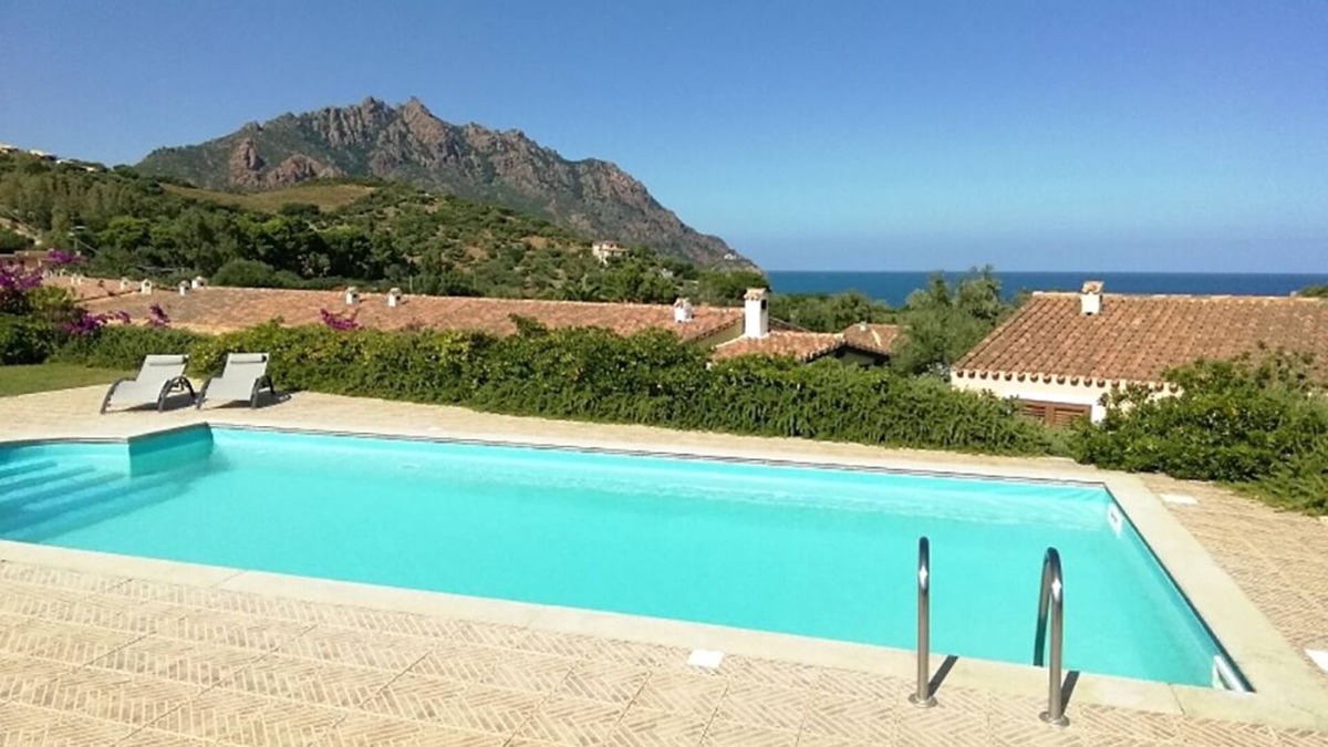 Tertenia House | Beachfront villa private pool
