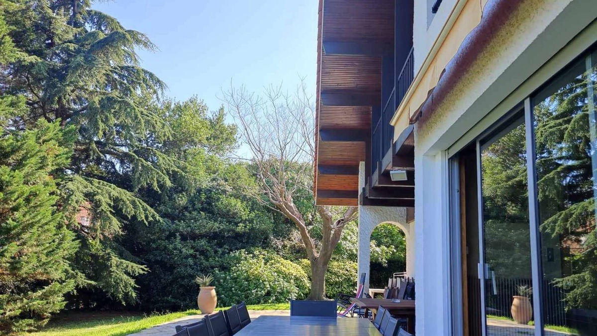 Saint-Jean-de-Luz Villa | Beach 10 minutes' walk - Up to 21 guests - 10 bedrooms + 6 Bathrooms