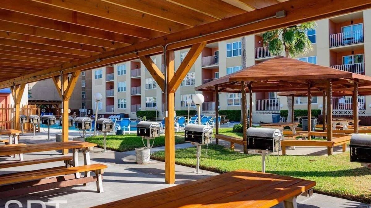 South Padre Island Condo | Beach access Condo Nice pool/hot tub area w/bbq 2 Bedroom Home by RedAwning