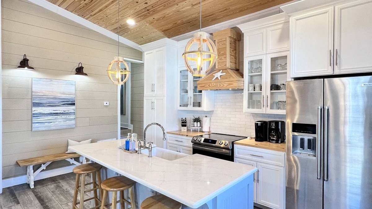 Lower Grand Lagoon House | Beach Access + Golf Cart + Beach Chair/Umbrella Service + Unique Kids Loft