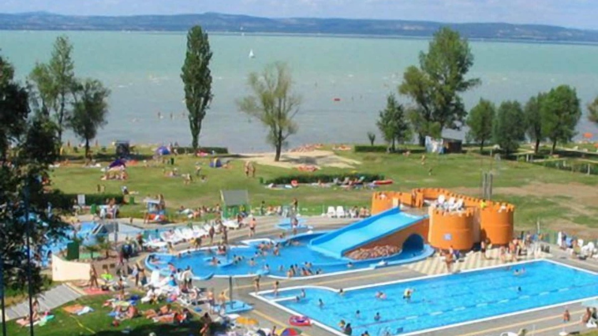 Balatonlelle Apartment | Beach Ap.5 - Three Bedroom Apartment, Sleeps 7