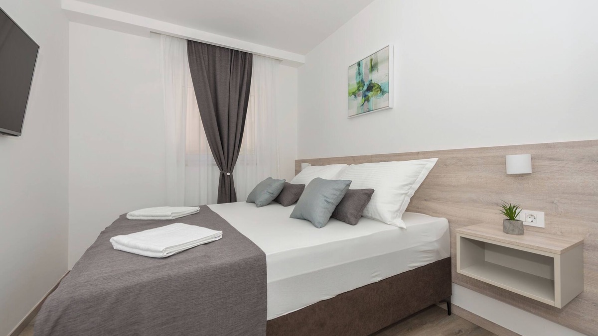 Makarska Old Town Apartment | Beach apartment Mara 3 50m to the sea,modern apartment in the center of the town
