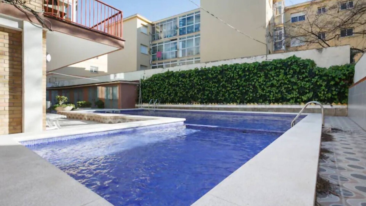 Castelldefels Apartment | Beach Apartment with Pool, Parking and 2 bedrooms