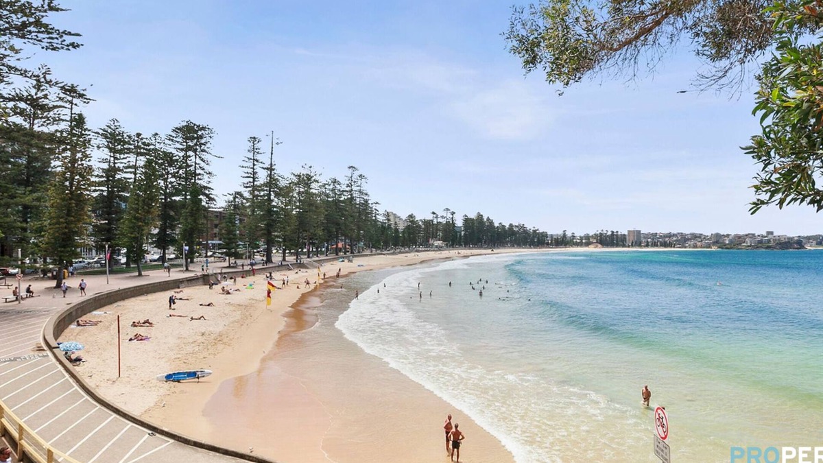 Manly House | Beach Babes on Bower