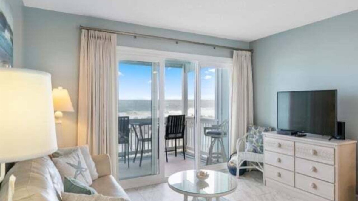 North Carolina Coast Villa | Beach Bliss (1-Bedroom Villa) by RedAwning