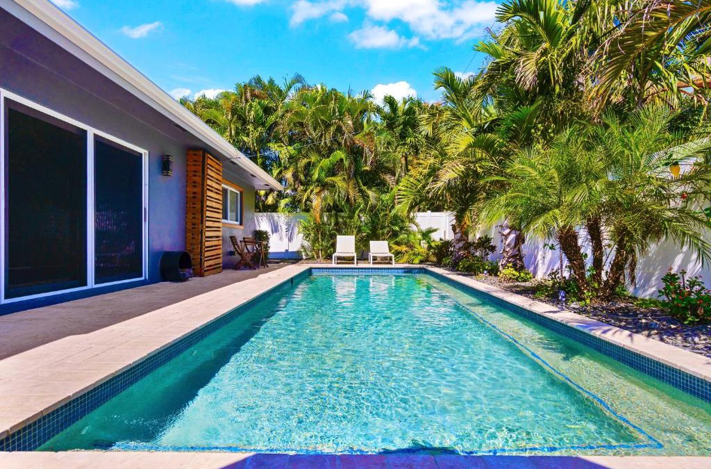 South Corals House | Beach Bliss 10 Mins to Waves, 3BR Oasis with Pool