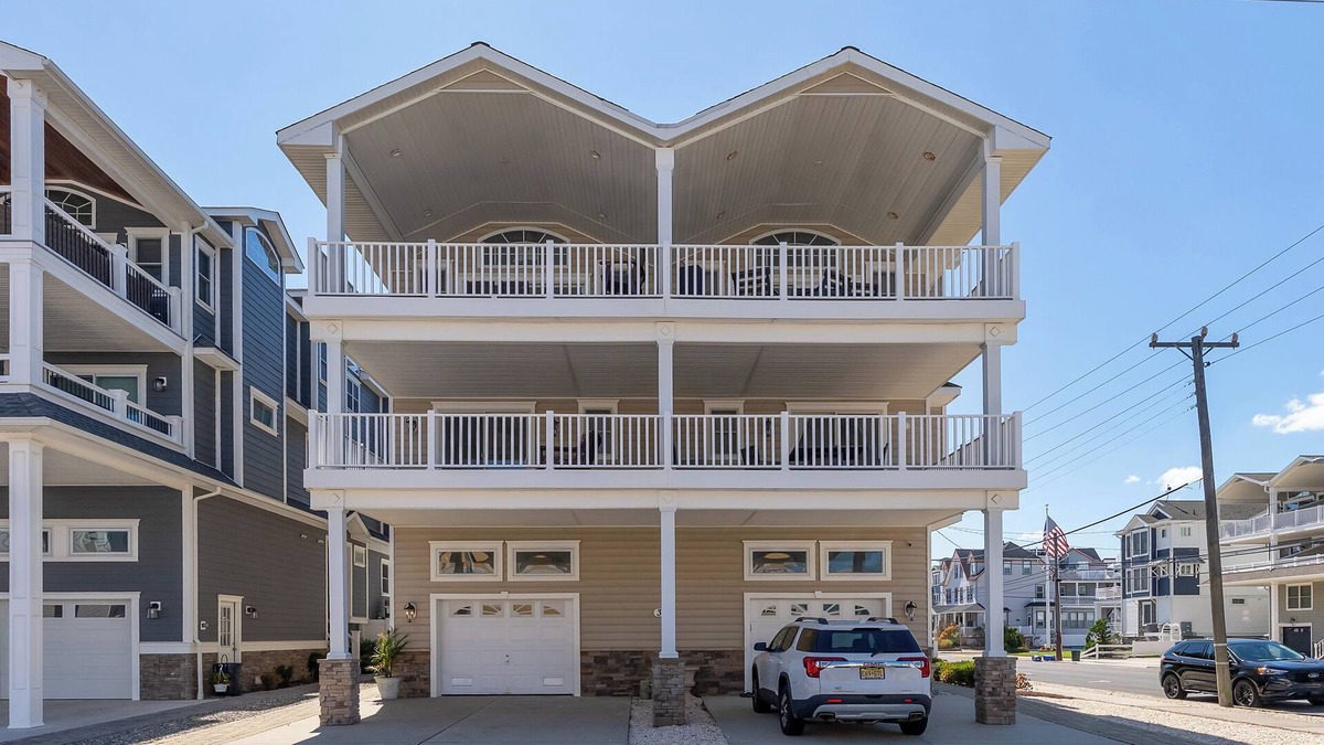 Sea Isle City House | BEACH BLOCK +Ocean Views! Weekend at Bernie's-5BR/3.5BA, Parking, Prime Location