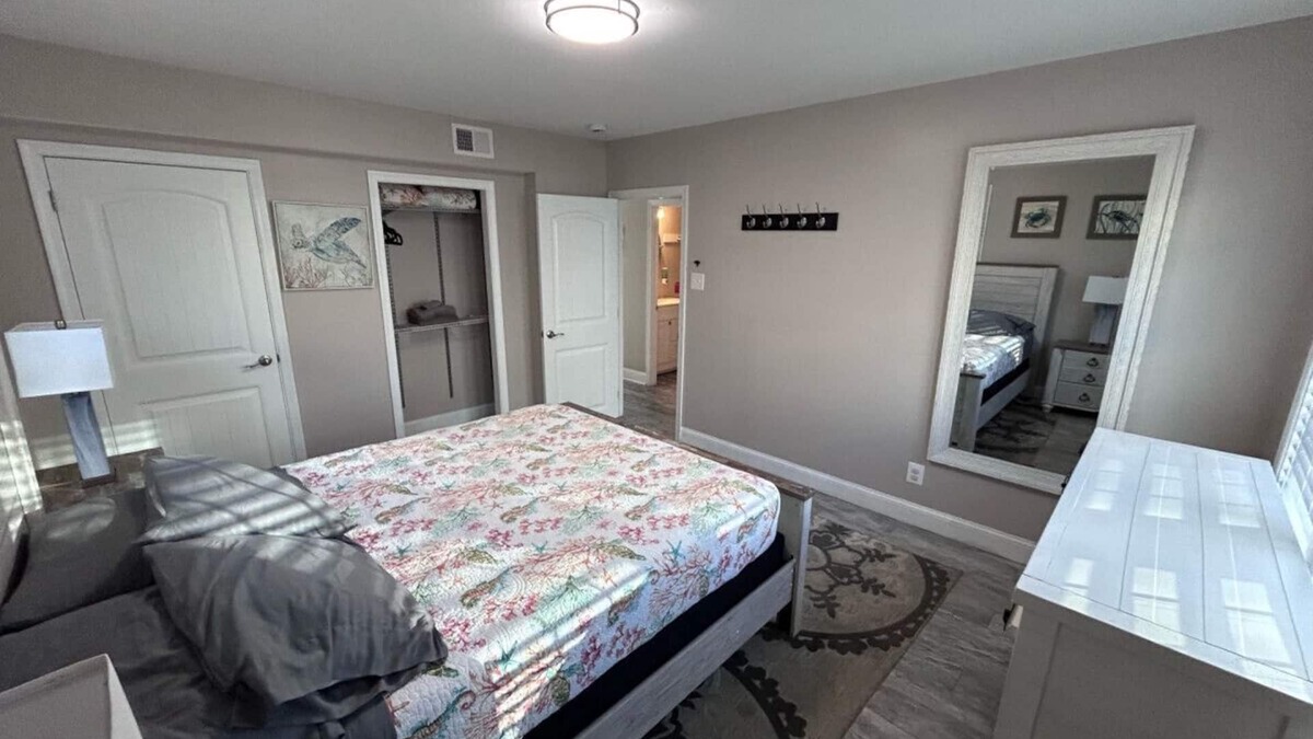 Brigantine Apartment | BEACH BLOCK ★ PARKING ★ MODERN DECOR ★ PORCH