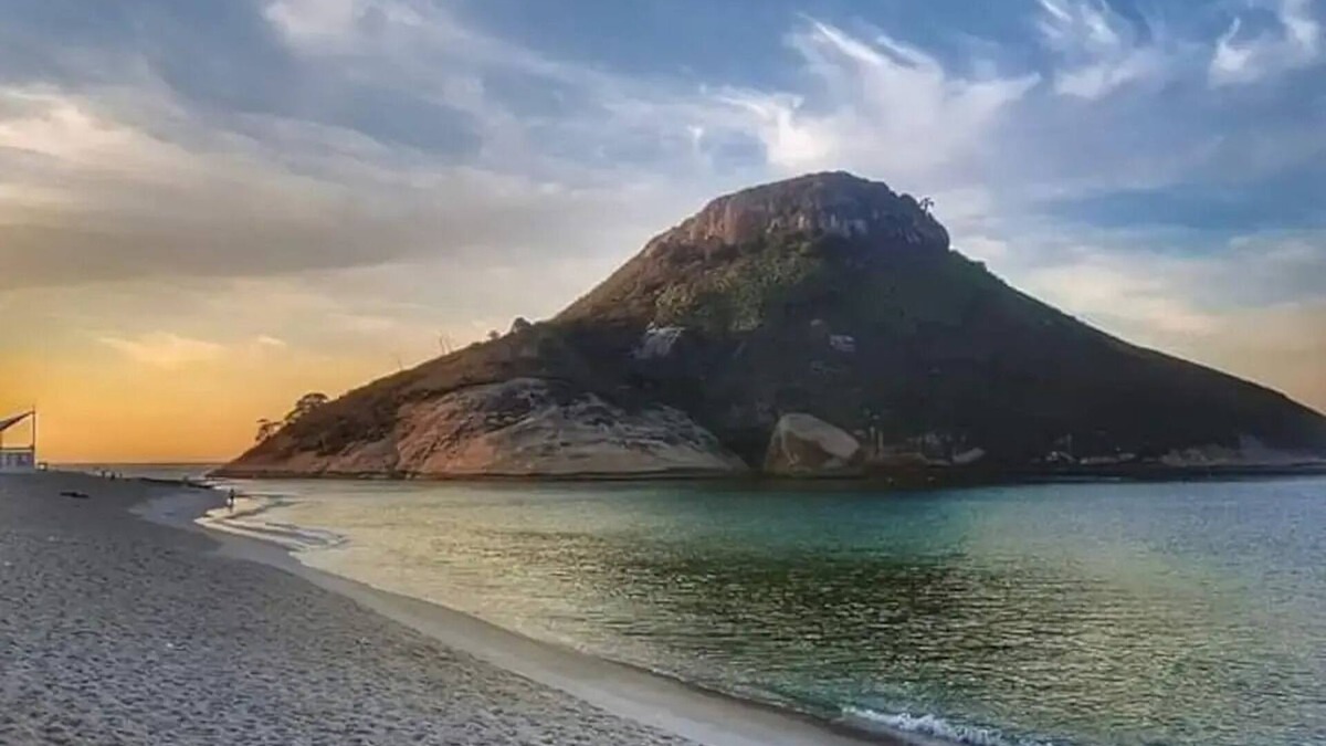 Recreio dos Bandeirantes House | Beach House 300 meters from the Sea with Private Pool Recreio/RJ