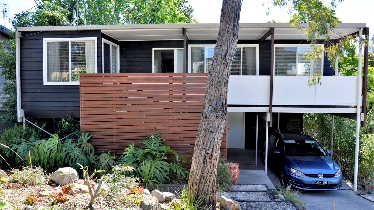 Narrawallee House | BEACH BREAK - Retro 70's Beach House ideally located close to surf beaches